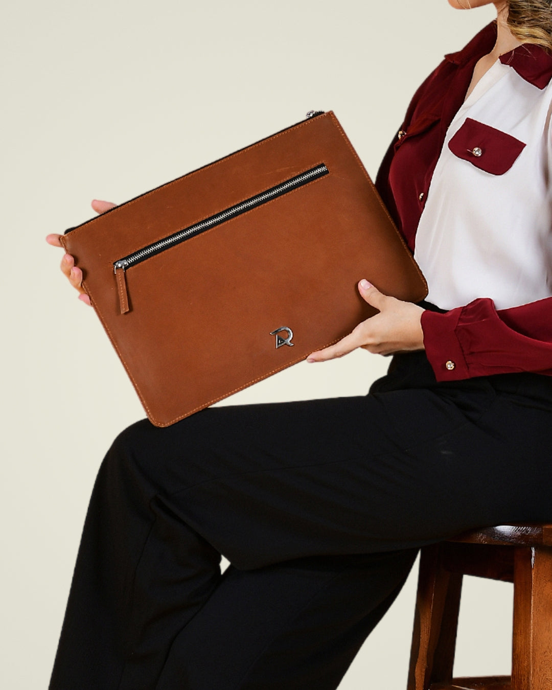 13" MacBook Leather Sleeve with Front Pocket | Davvero
