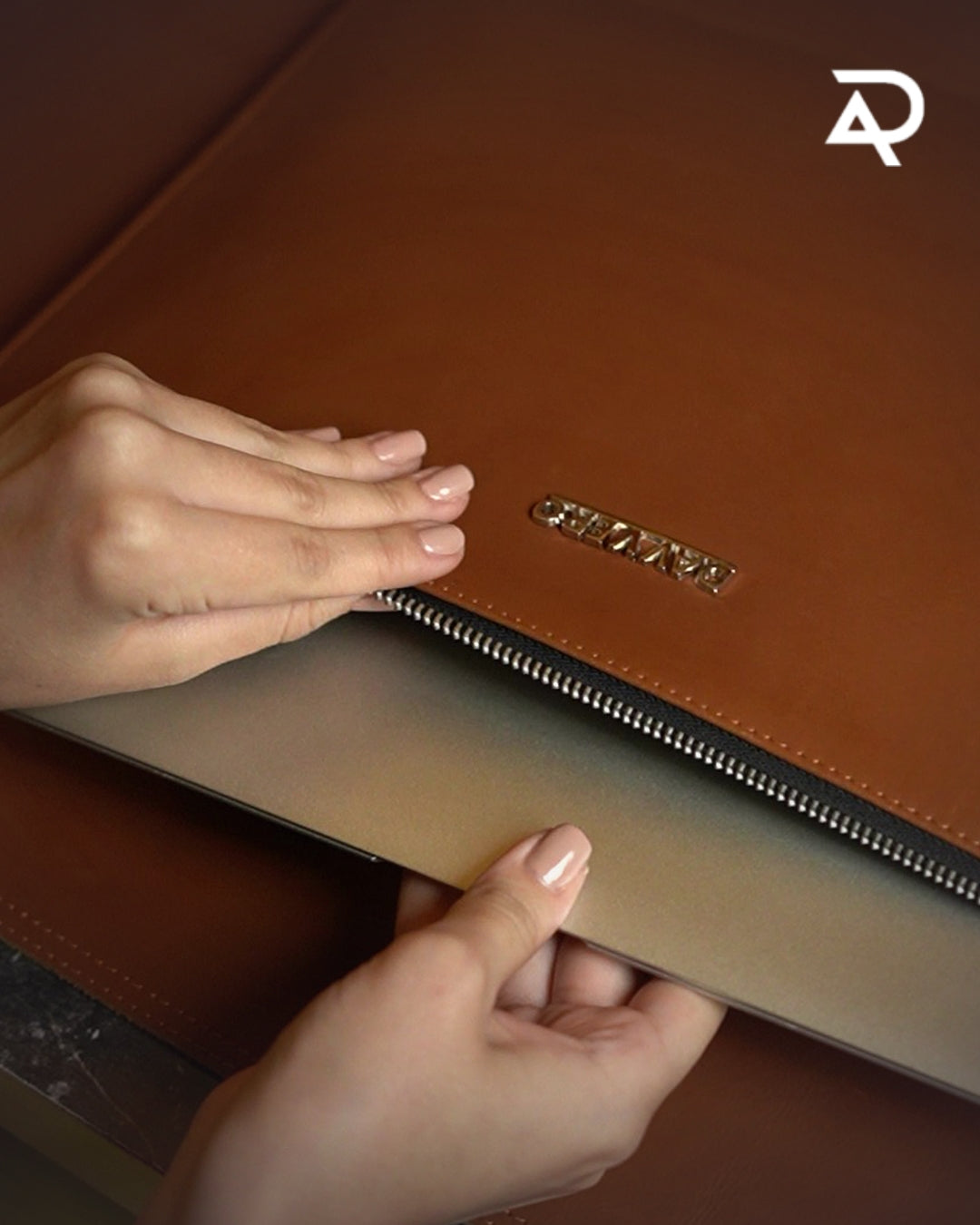 Classic Leather MacBook Sleeve (13/15) | Davvero