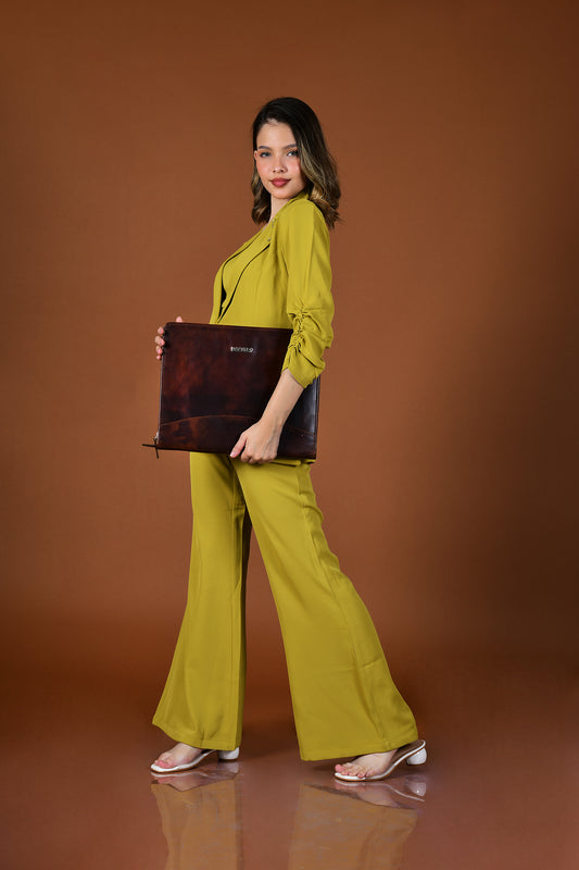 model with document folder UK
