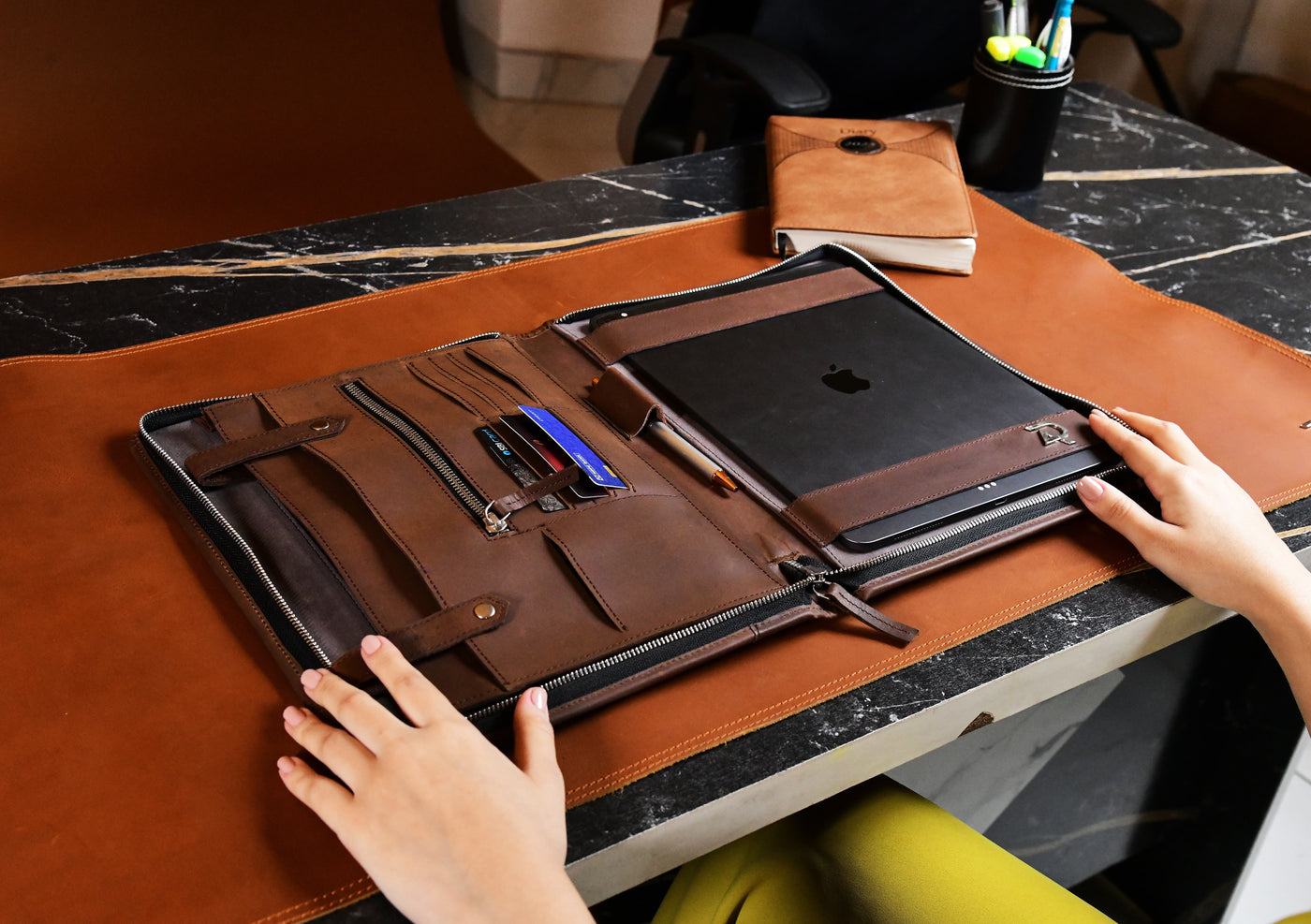leather portfolio use